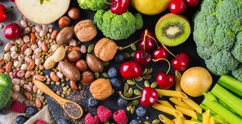 Un montón de diferentes tipos de alimentos veganos